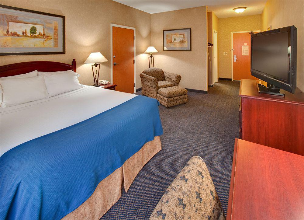 Holiday Inn Express Jamestown By Ihg Luaran gambar